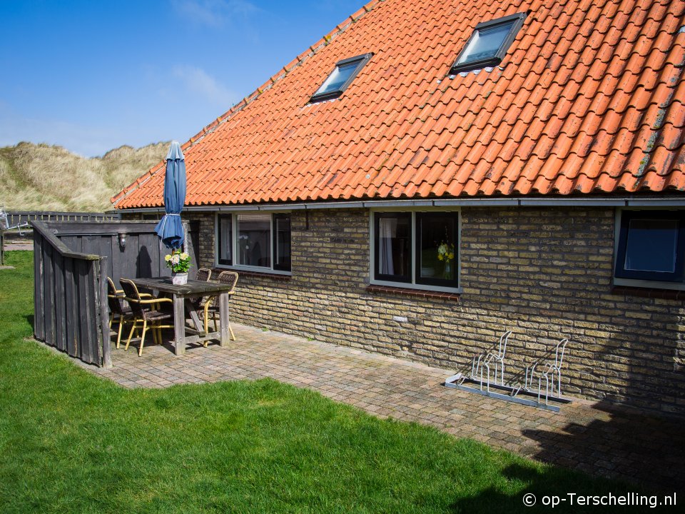 De Kooiker, Tijdens schoolvakantie naar Terschelling