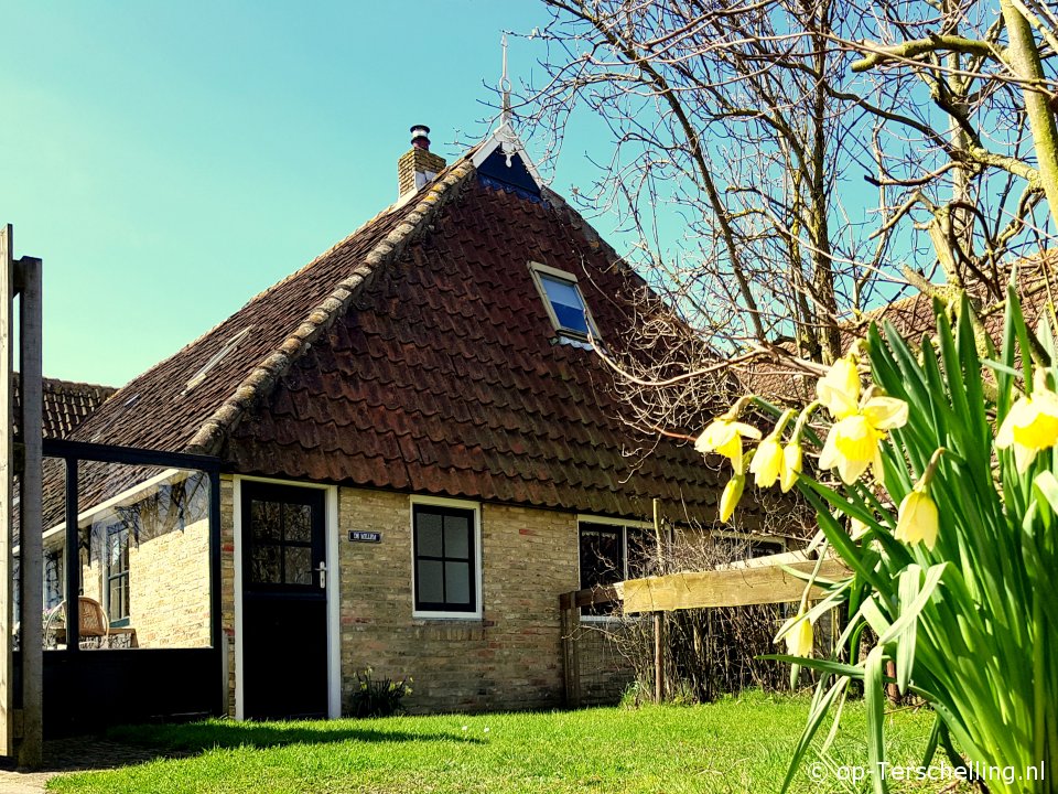 Herberg De Millem, Tijdens schoolvakantie naar Terschelling