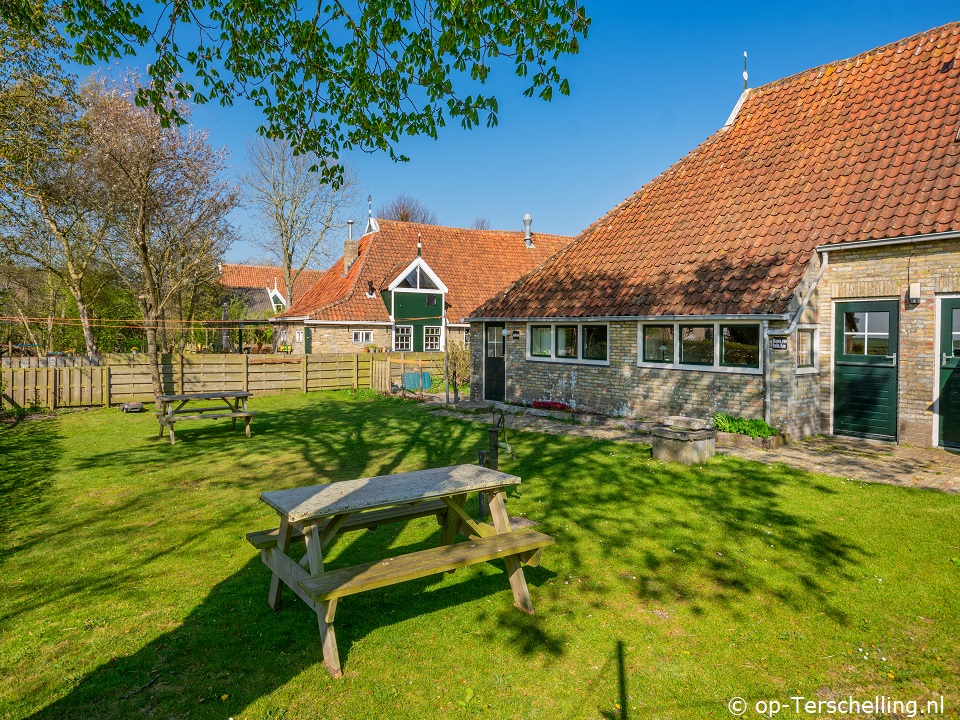 Maam van Relle-Kee, Tijdens schoolvakantie naar Terschelling