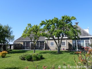 Medius in Hoeve Stortum, Naar Terschelling met Hond