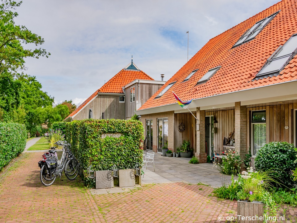 Oosterom (Oosterend), Rookvrije vakantieverblijven op Terschelling