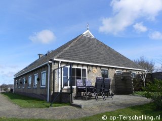 Vita in Hoeve Stortum, Naar Terschelling met Hond