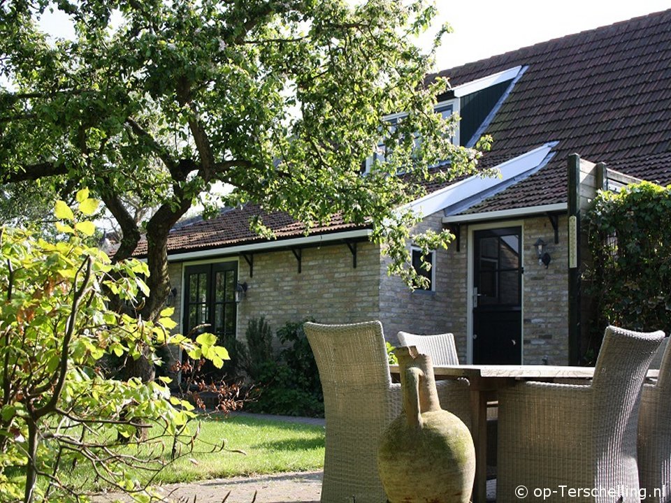 Femke, Bungalow op Terschelling